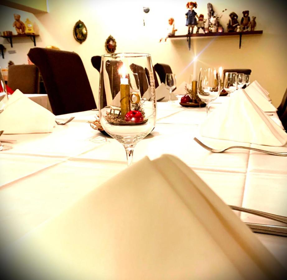 Restaurant und Pension Zur Puppenstube Stolpen Bagian luar foto