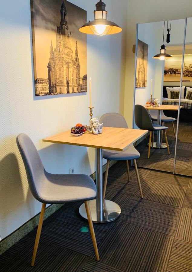 Restaurant und Pension Zur Puppenstube Stolpen Bagian luar foto